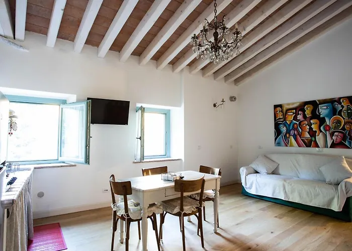 La Marcona Apartman Serramazzoni